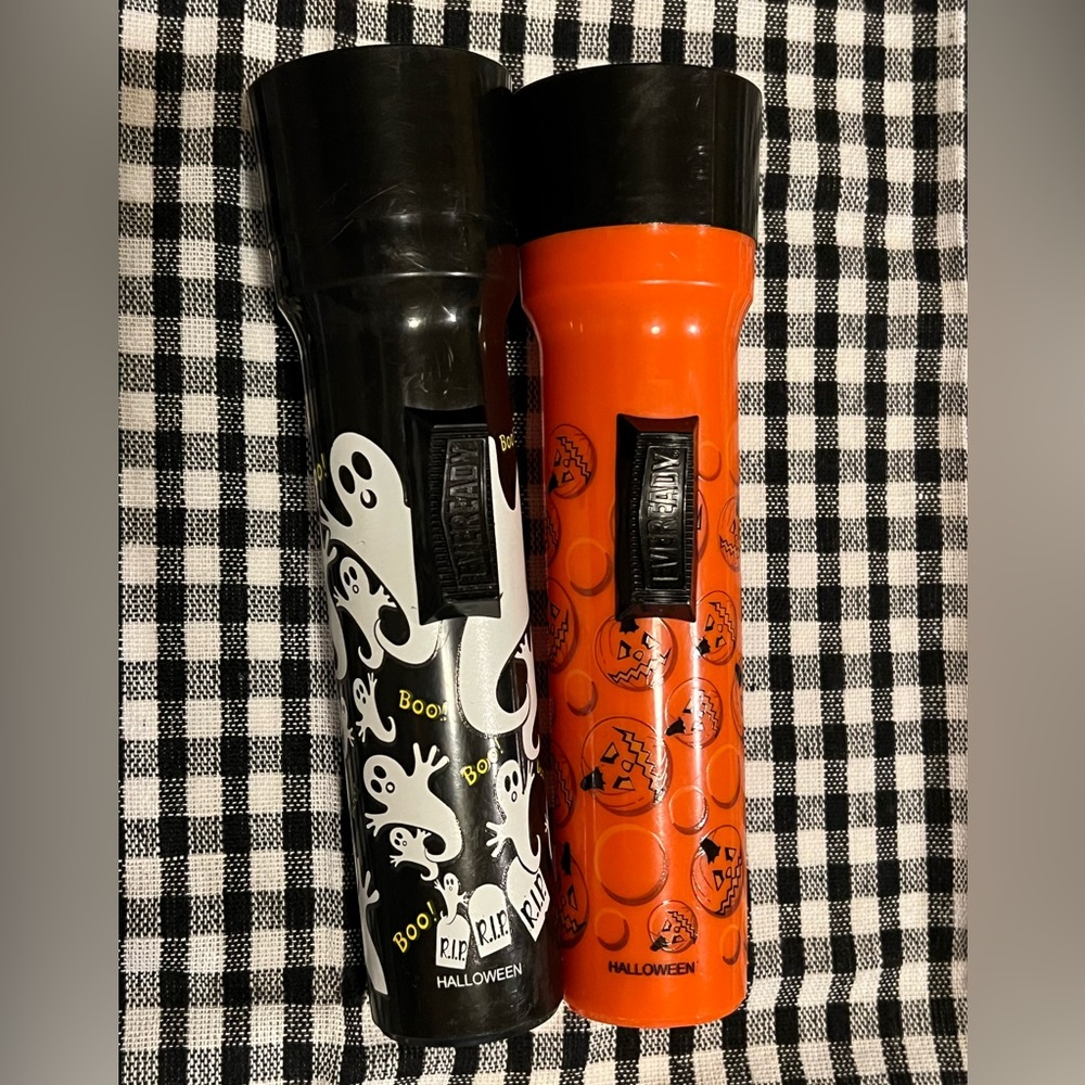 LOT OF 2 VINTAGE EVEREADY HALLOWEEN FLASHLIGHTS.